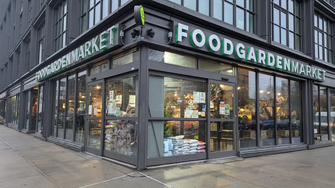 Food Garden Market on the corner of Franklin Avenue and Dean Street